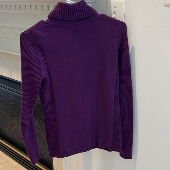 Leo and Nicole plum colored ladies turtleneck size medium - Picture 7 of 8